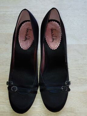 Sam and Libby Black Satin Round-Toe Pumps- size 8.5